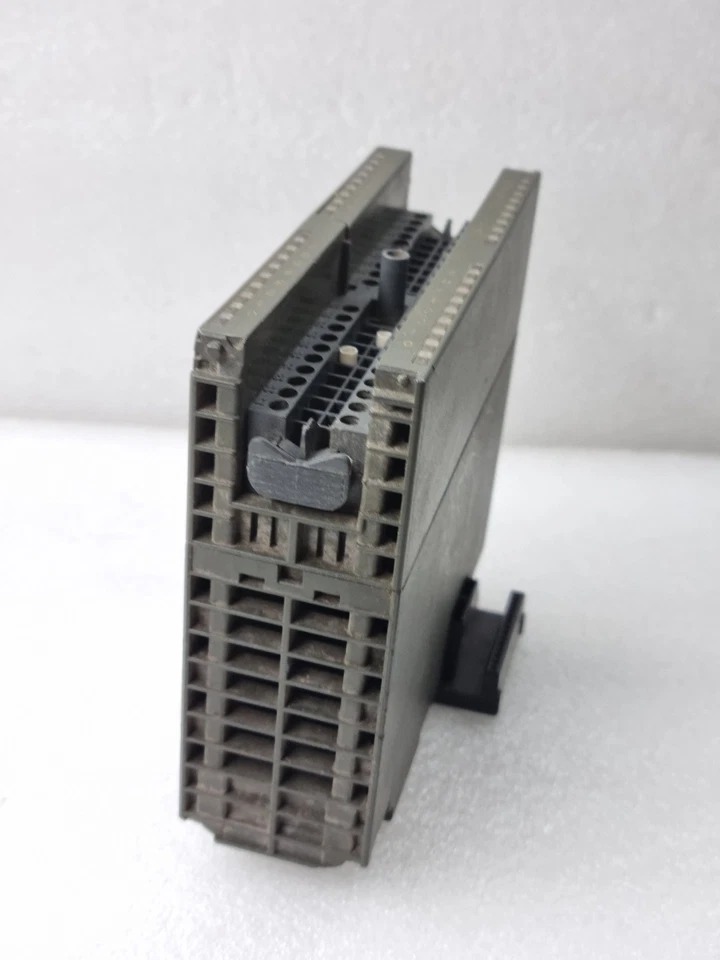 SIEMENS 6ES7 321-1BL00-0AA0 SIMATIC S7 E-STAND 4 MODULE 6ES73211BL000AA0 (USED)